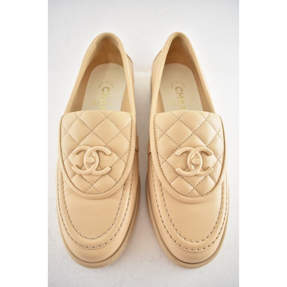 Chanel 24C Beige Leather Quilted Flap Turnlock CC Logo Moccasin Flat Loafer 38.5 - Picture 9 of 16